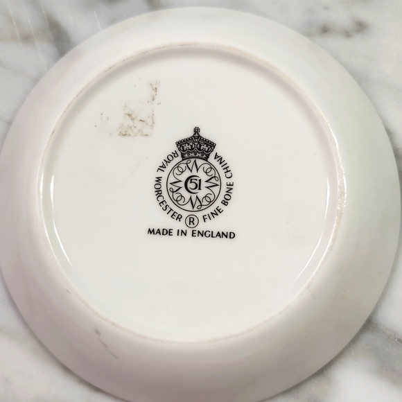 Pretty ring/trinket dish from Royal Worcester fine china - Picture 2 of 3